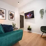 Apartment Comfortable 1br With Balcony In Downtown