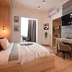 Comfortable 1br With Balcony In Downtown Apartment Bukarest