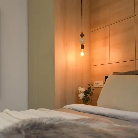 Comfortable 1br With Balcony In Downtown Апартаменти