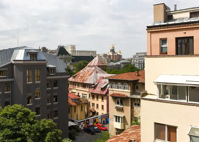 Comfortable 1br With Balcony In Downtown Бухарест