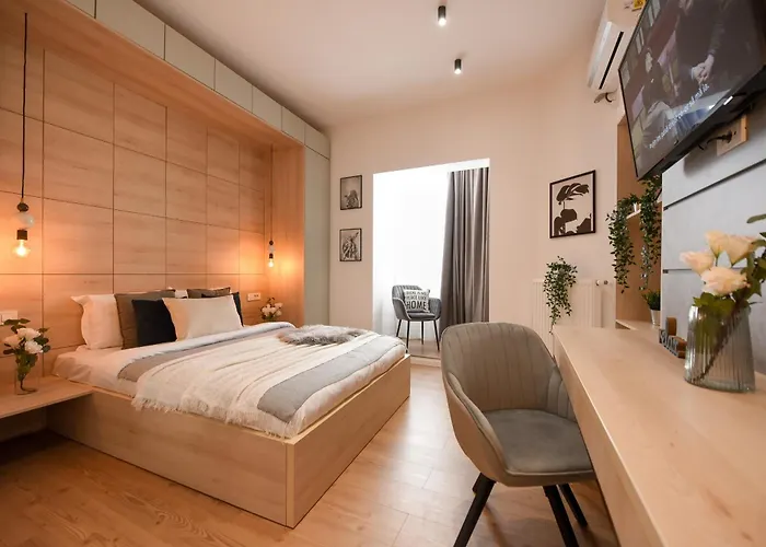 Comfortable 1br With Balcony In Downtown Апартаменти