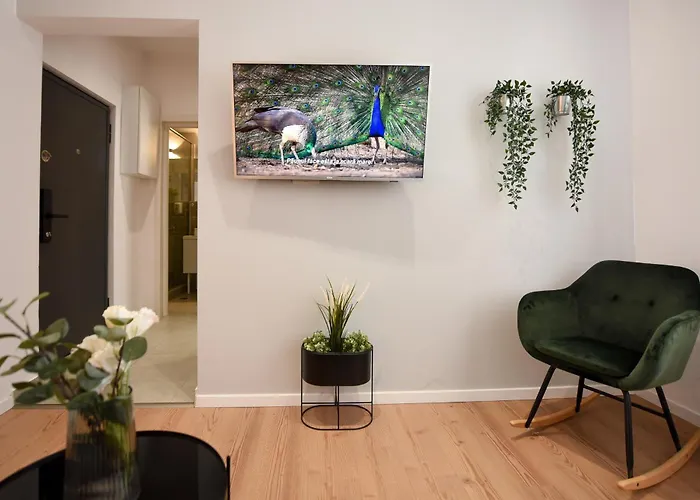 Comfortable 1br With Balcony In Downtown Апартаменти Бухарест