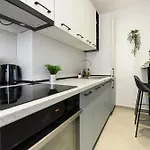 Comfortable 1br With Balcony In Downtown * Bucarest