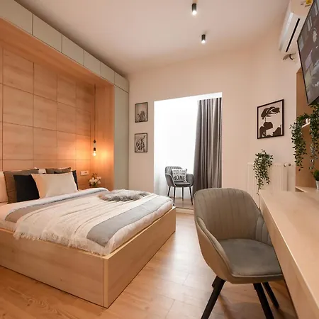 Comfortable 1br With Balcony In Downtown Apartman