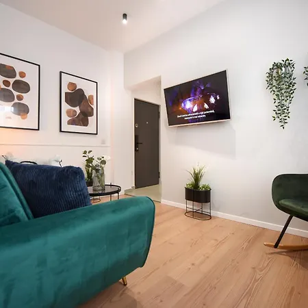 Apartment Comfortable 1br With Balcony In Downtown