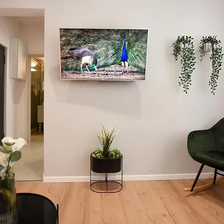 Comfortable 1br With Balcony In Downtown Apartment Bucharest