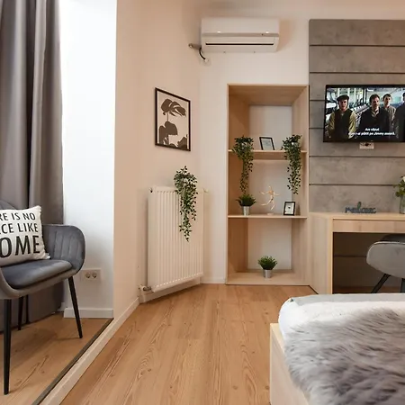 Apartman Comfortable 1br With Balcony In Downtown Bukarest