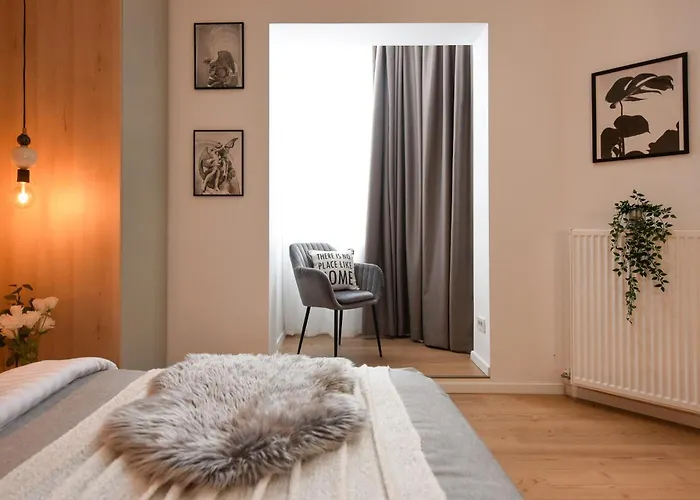 Comfortable 1br With Balcony In Downtown * Bucharest