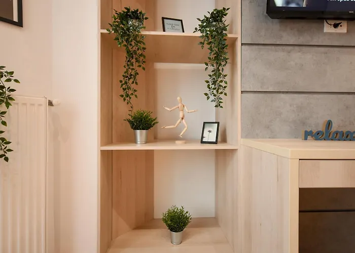 Comfortable 1br With Balcony In Downtown