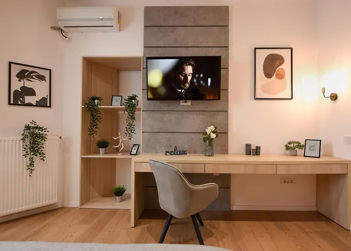 Comfortable 1br With Balcony In Downtown * Bukarest