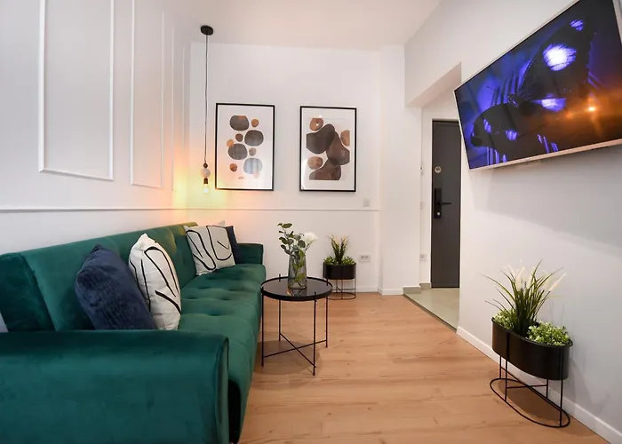 Comfortable 1br With Balcony In Downtown