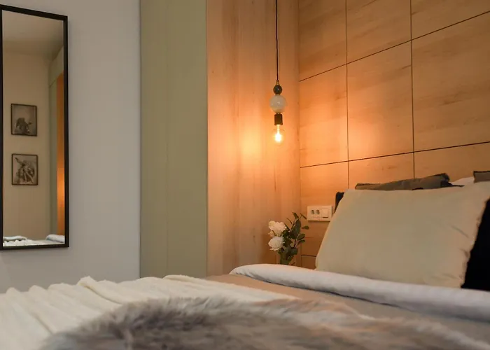 Comfortable 1br With Balcony In Downtown Lejlighed