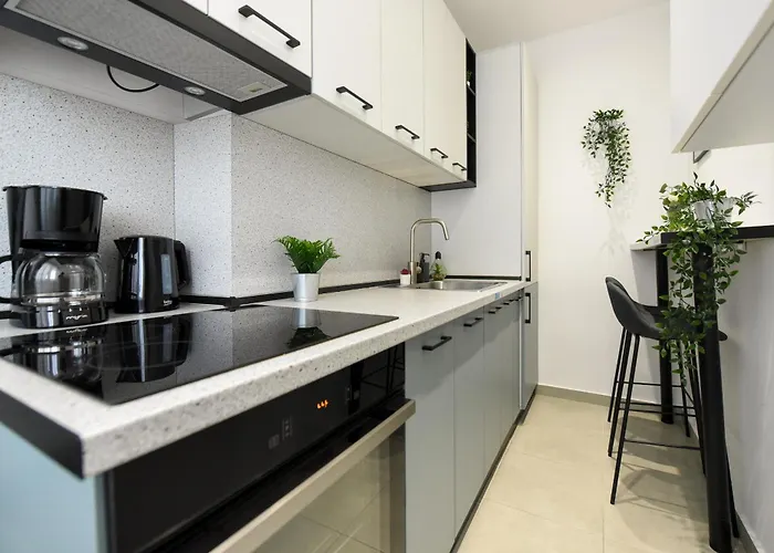 Comfortable 1br With Balcony In Downtown * Bucureşti