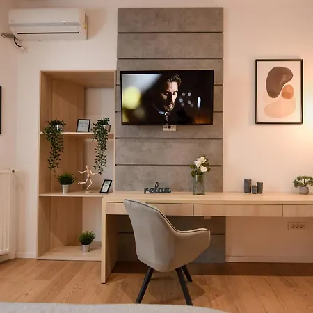 Comfortable 1br With Balcony In Downtown * Bükreş