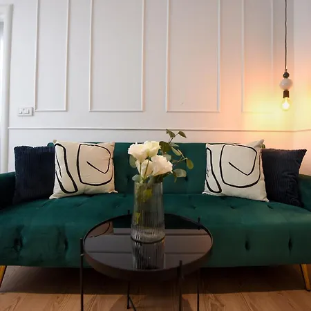 Daire Comfortable 1br With Balcony In Downtown *