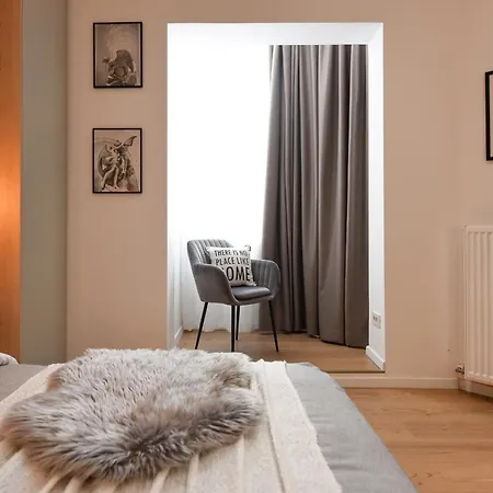 Comfortable 1br With Balcony In Downtown * Bucharest