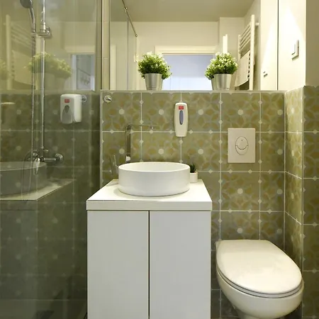 Comfortable 1br With Balcony In Downtown Апартаменти