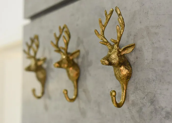 Comfortable 1br With Balcony In Downtown Διαμέρισμα